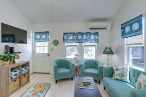 Steps to Seawall: Cozy Indian Rocks Beach Cottage - Interiør
