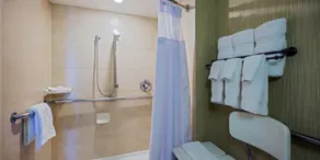 Crowne Plaza Newark Airport by IHG - Salle de bain