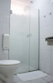 Vancouver Hotel - Bathroom