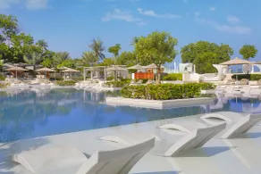 W Muscat - Pool