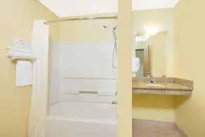 Super 8 by Wyndham Moriarty - Salle de bain