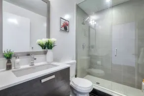 The Greenville Deluxe Suites & Towers - Bathroom