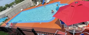 Days Inn by Wyndham Frankfort - Piscine