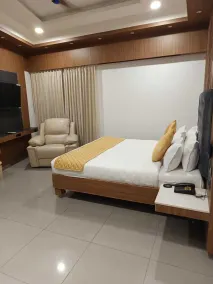 Hotel Royal Stay - Abraham Pandither Road - Rum