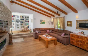 Amazing Home in Topolo with Hot Tub, Sauna & WiFi - Soggiorno