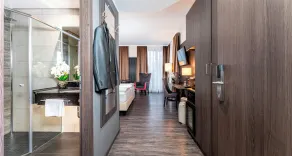 PLAZA Premium Parkhotel Norderstedt - Vue de la chambre