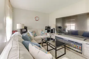 Spacious Home < 3 Mi to Hampton Coliseum! - Innvendig