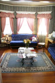 The Coolidge Corner Guest House: A Brookline Bed and Breakfast - Hall