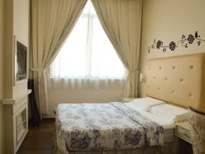 Jayleen 1918 - Room