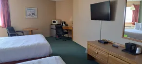 Travelodge by Wyndham Lacombe - Room