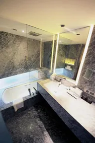 Vivanta New Delhi, Dwarka - Bathroom