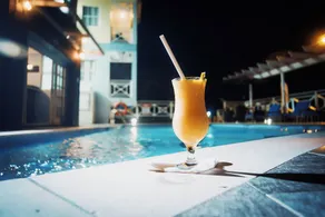 Manta Lodge and Dive Centre - Pool