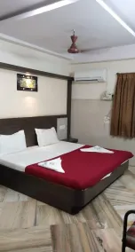 Hotel Sai National - Room