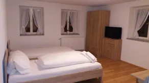 Gästehaus Apartments B & B27 und Pension Waldhorn - Rum