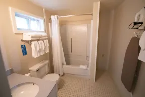 Days Inn by Wyndham Bar Harbor - Salle de bain