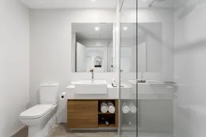 Quest Watergardens - Bathroom