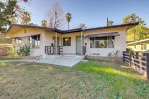 1 Mi to Llumc! Loma Linda Home w/ Shared Patio - Intérieur