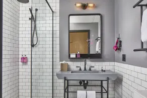 Moxy Minneapolis Downtown - Bathroom
