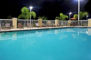 Holiday Inn Hotel & Suites - Orange Park - Wells Rd. - Piscina