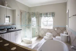 The Browns' Luxury Suites & Cottage - Badezimmer