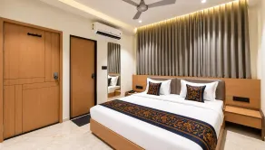 Hotel Teerth by Arrow - Near Shree Dwarkadhish Temple - Rom