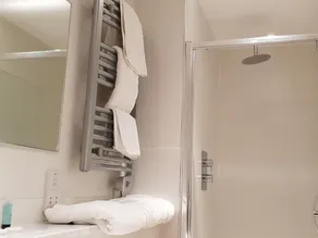 The Antelope at Upavon - Bathroom
