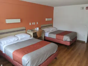 Rodeway Inn Altoona Orchard Plaza - Piscine