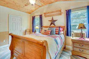 Cozy Pennsylvania Abode w/ Porch, Grill & Fire Pit - Rum