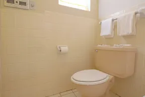 OYO Hotel Waurika OK US-70 near Wichita Falls - Bathroom