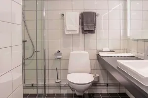 Home Hotel Uman - Bathroom