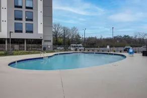 La Quinta by Wyndham Nashville Airport/Opryland - Piscina