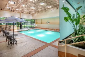 DoubleTree Suites by Hilton Seattle Airport - Southcenter - Piscine