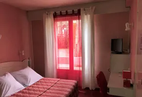Hôtel du Commerce - Quarto