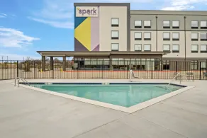 Spark By Hilton Garland Dallas East - Piscine