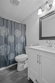 Edge of the Avalon Inn - Badezimmer