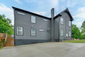 Great for Groups! Greensboro Getaway, 1 Mi to Dtwn - Interior