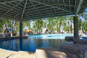 CBR TRAVEL TURISMO LTDA - ME - Piscina con cascada