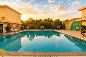 Amoravida by 7 Apple Resort, Khandala - Piscine