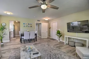 3 Blocks to the Coast! Cozy Sarasota Retreat - Interior