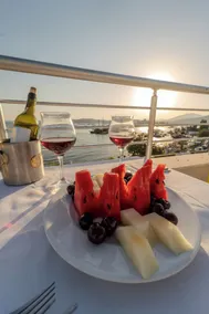 Mia Hill Suites - Restaurant