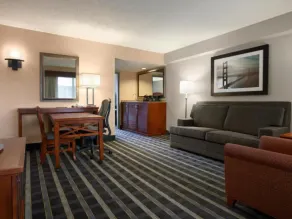 Embassy Suites by Hilton San Francisco Airport Waterfront - Chambre