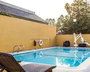 Rodeway Inn - Pool