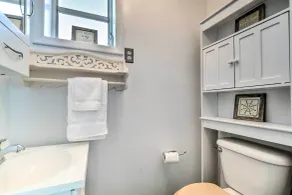Canalfront Hudson Home W/private Dock & Yard! - Badrum