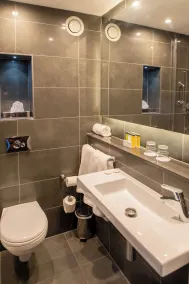 Talbot Hotel Wexford - Bathroom