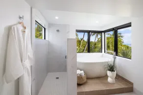 Pines & Palms Resort - Bathroom