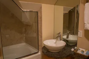 Genelle House B&B Guest House - Salle de bain