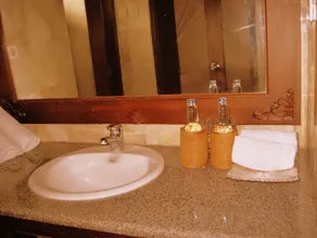 New Adirama Beach Hotel - Bathroom