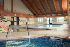 White Oak Inn & Suites - Pool