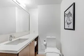 Avalon Signature Suites DT - Bathroom