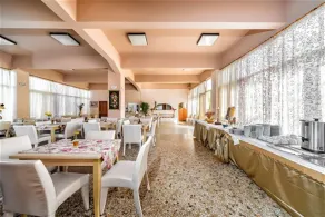 Harmony Hotel & Studio - Restaurant
